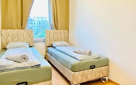 Bright 5Br Shared Apartment W Great Transport Link