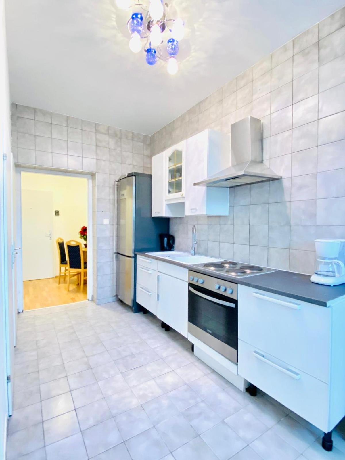 Bright 5Br Shared Apartment W Great Transport Link Bécs Kültér fotó