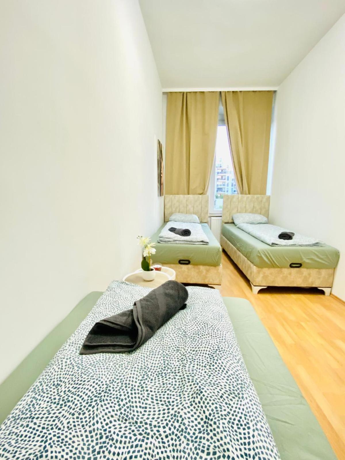 Bright 5Br Shared Apartment W Great Transport Link Bécs Kültér fotó