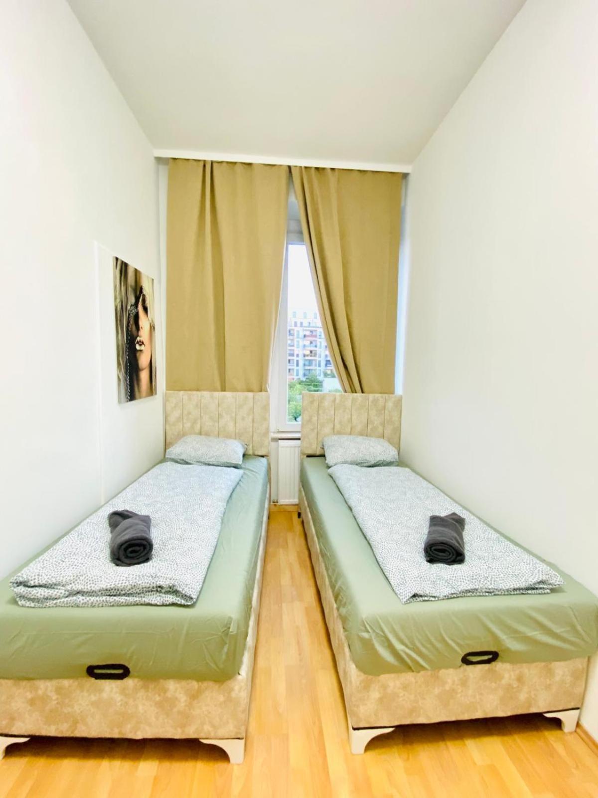 Bright 5Br Shared Apartment W Great Transport Link Bécs Kültér fotó