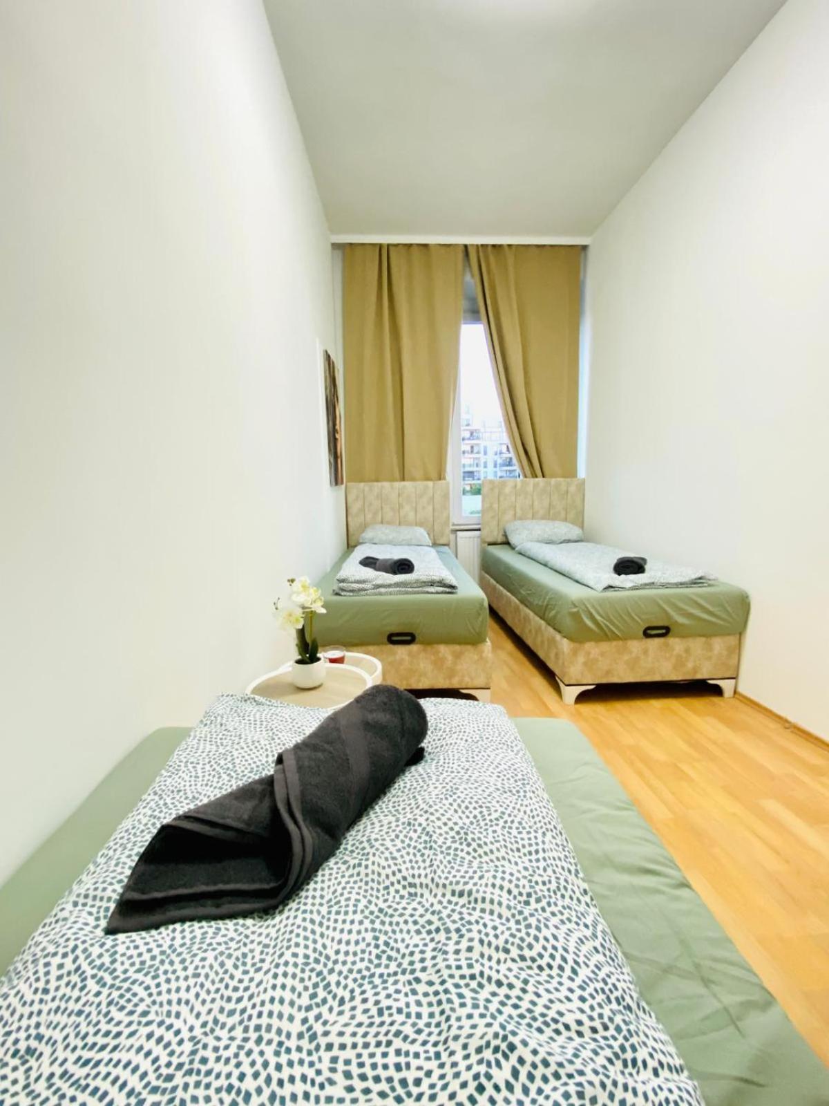 Bright 5Br Shared Apartment W Great Transport Link Bécs Kültér fotó