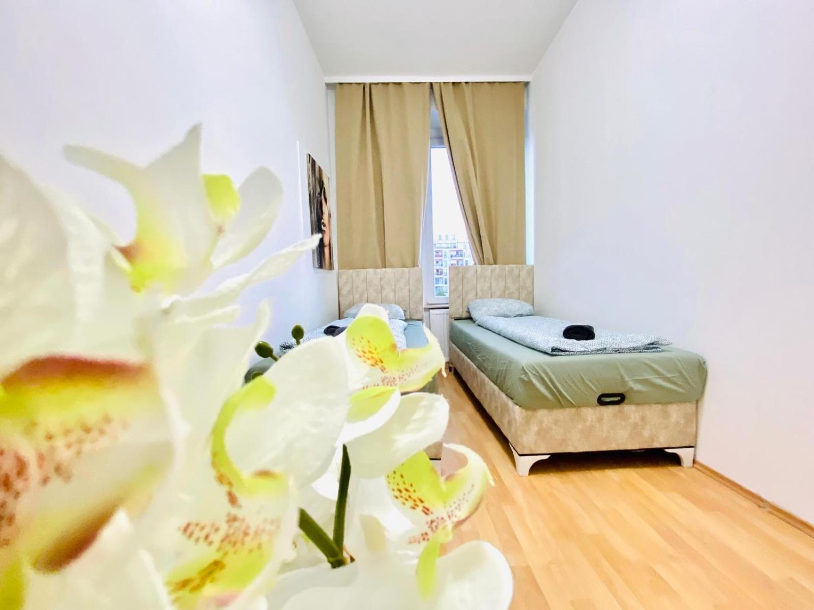 Bright 5Br Shared Apartment W Great Transport Link Bécs Kültér fotó