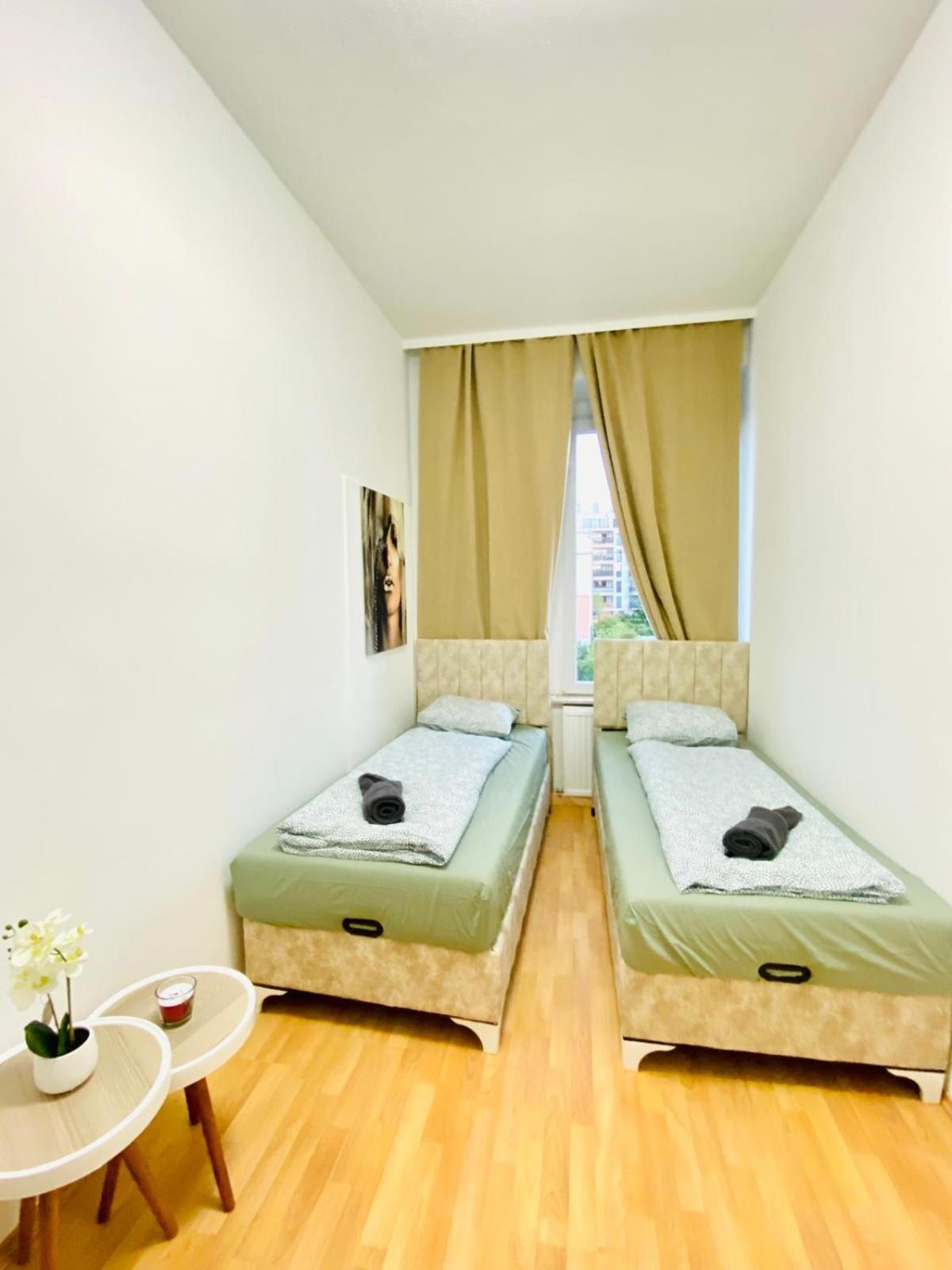 Bright 5Br Shared Apartment W Great Transport Link Bécs Kültér fotó