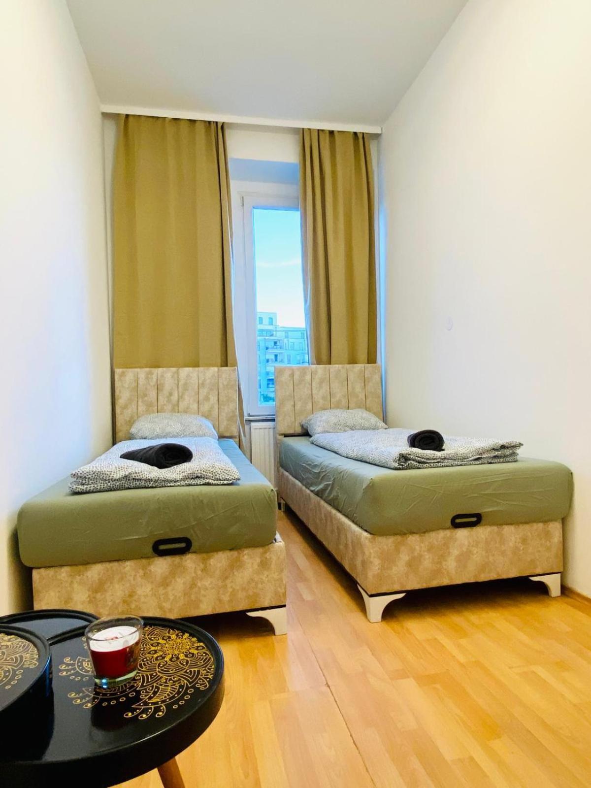 Bright 5Br Shared Apartment W Great Transport Link Bécs Kültér fotó
