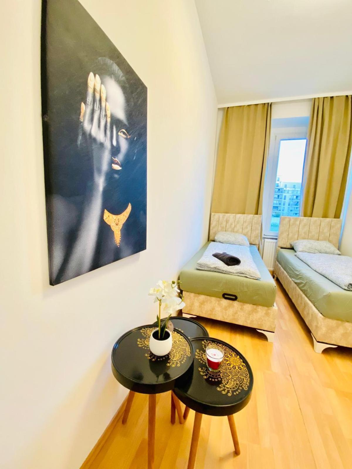 Bright 5Br Shared Apartment W Great Transport Link Bécs Kültér fotó