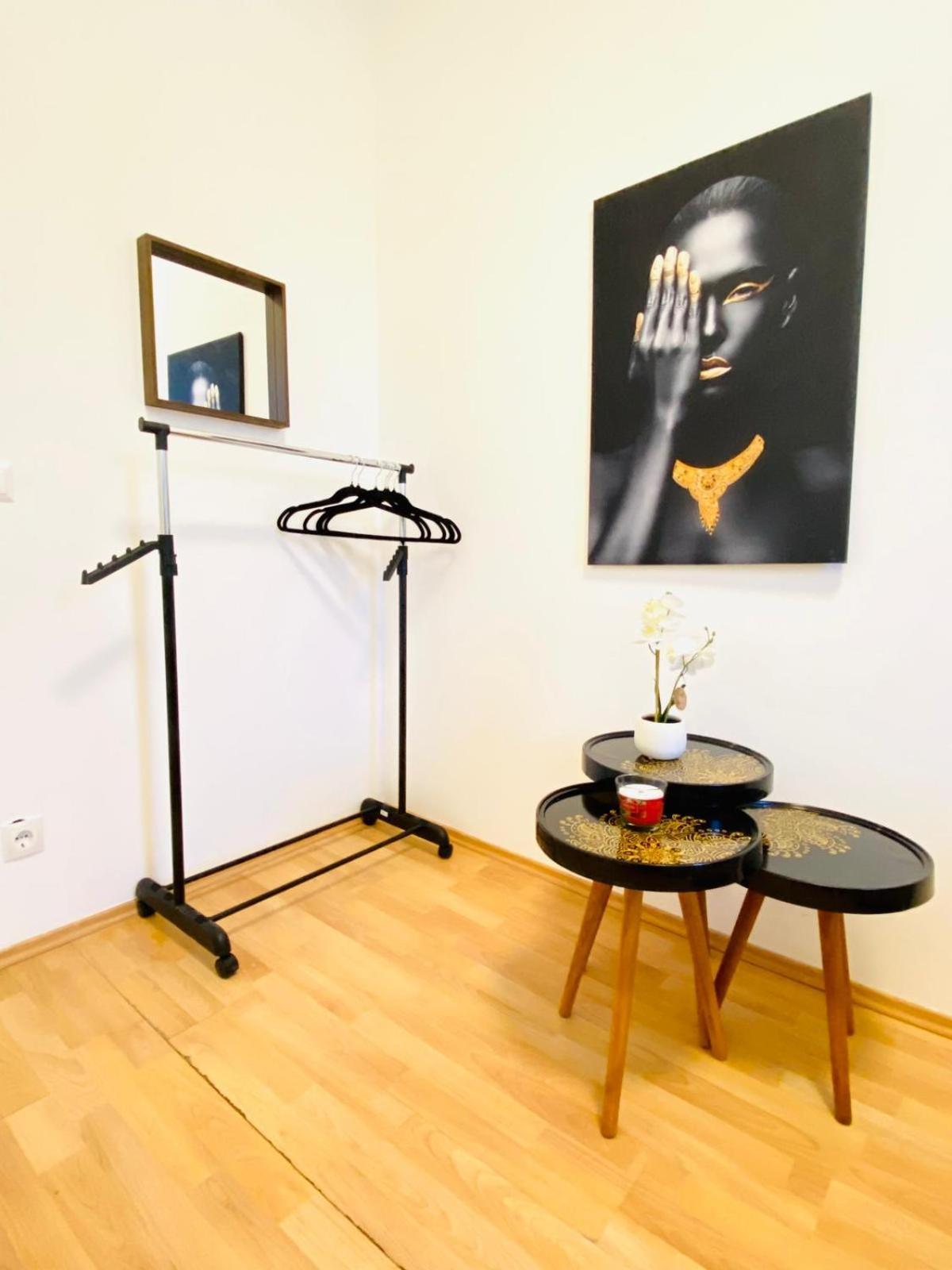 Bright 5Br Shared Apartment W Great Transport Link Bécs Kültér fotó