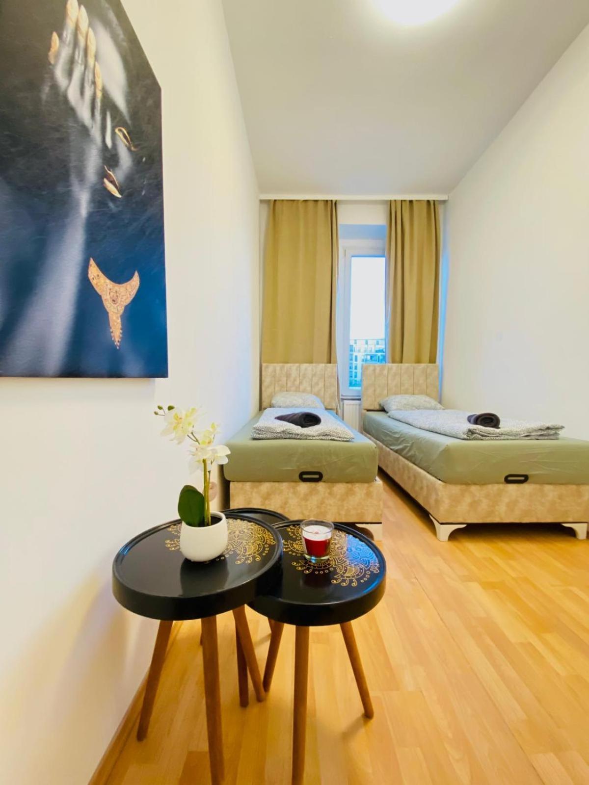 Bright 5Br Shared Apartment W Great Transport Link Bécs Kültér fotó