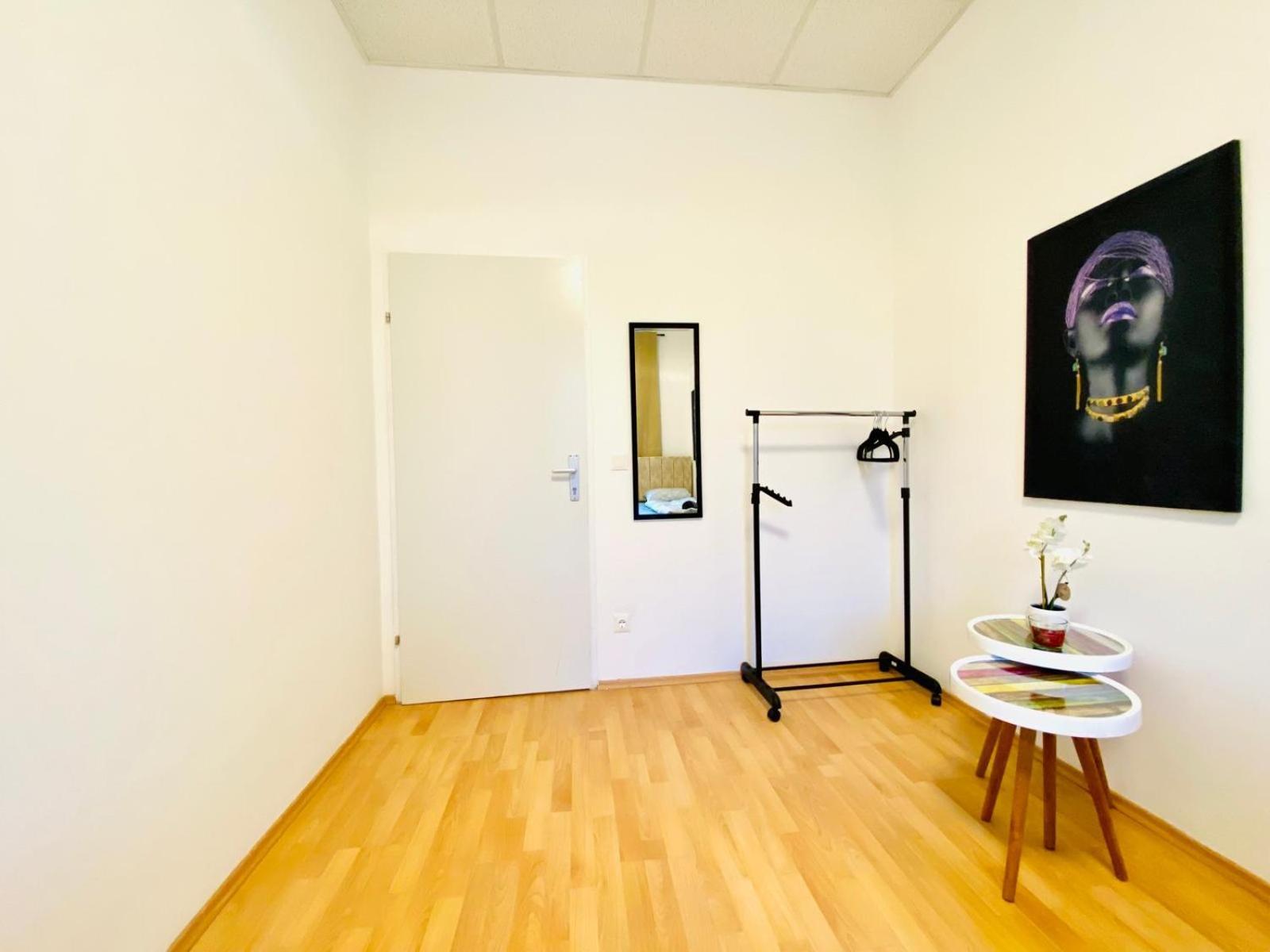 Bright 5Br Shared Apartment W Great Transport Link Bécs Kültér fotó