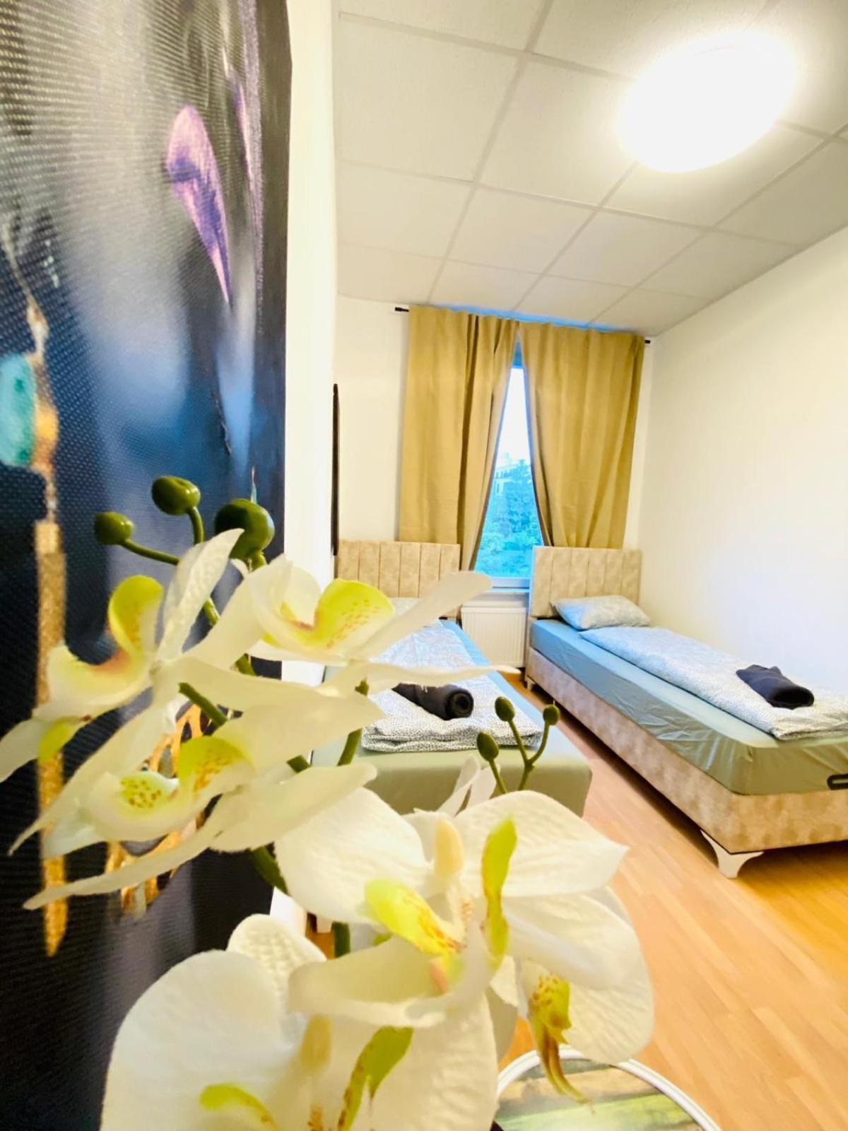 Bright 5Br Shared Apartment W Great Transport Link Bécs Kültér fotó