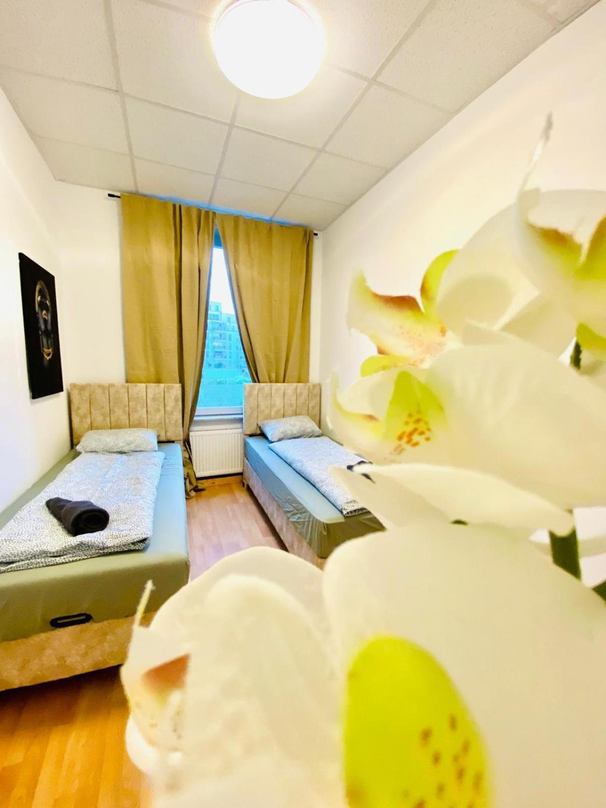 Bright 5Br Shared Apartment W Great Transport Link Bécs Kültér fotó
