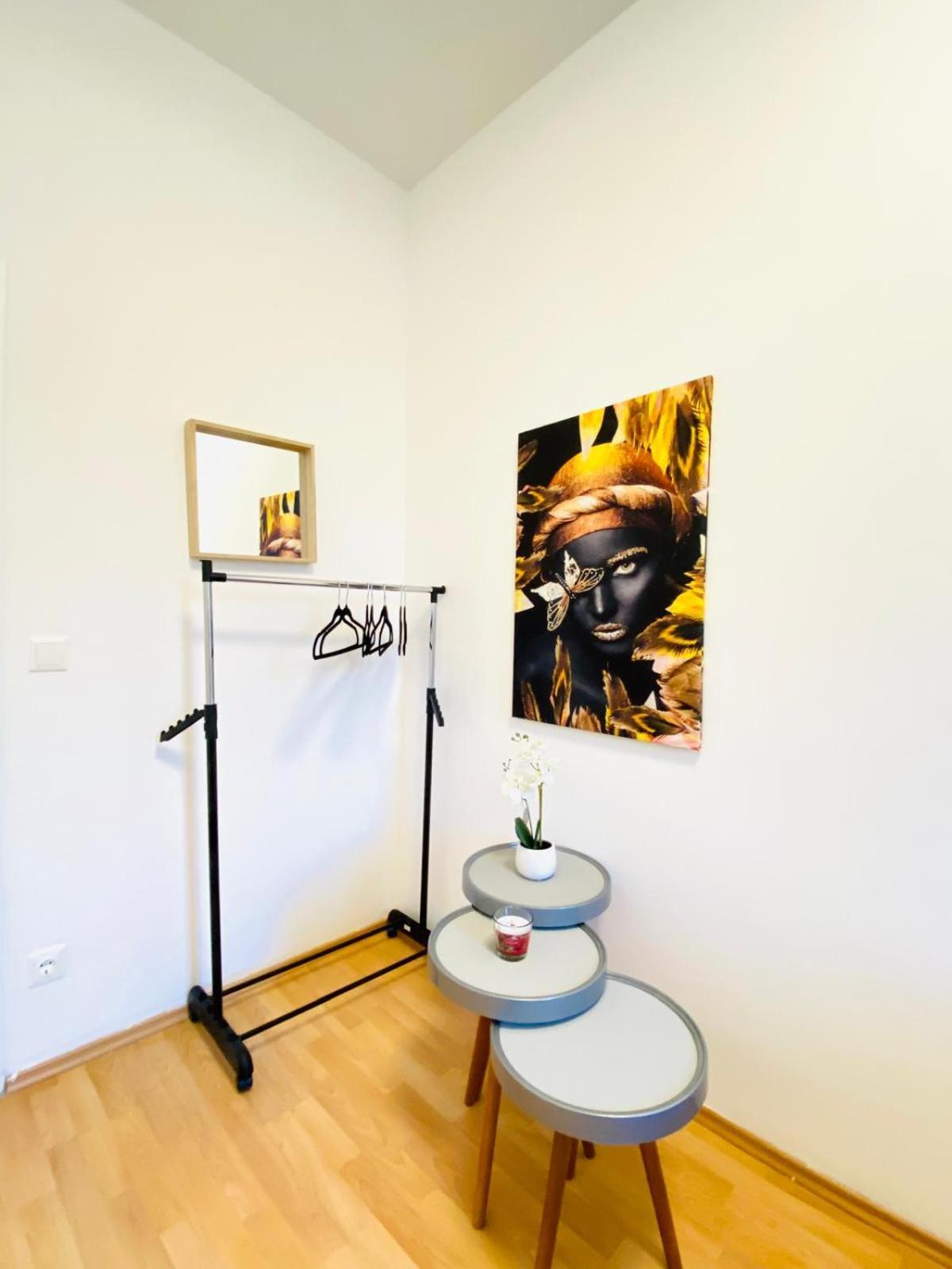 Bright 5Br Shared Apartment W Great Transport Link Bécs Kültér fotó