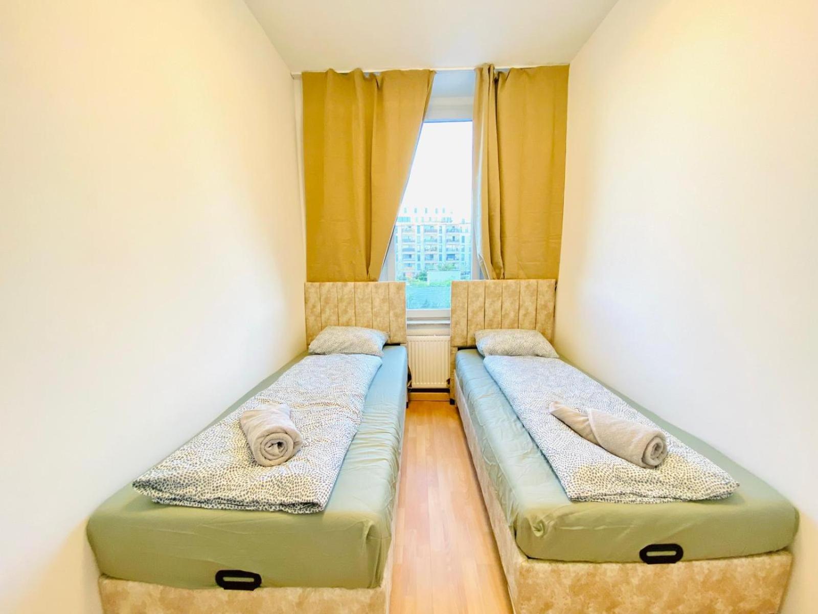 Bright 5Br Shared Apartment W Great Transport Link Bécs Kültér fotó