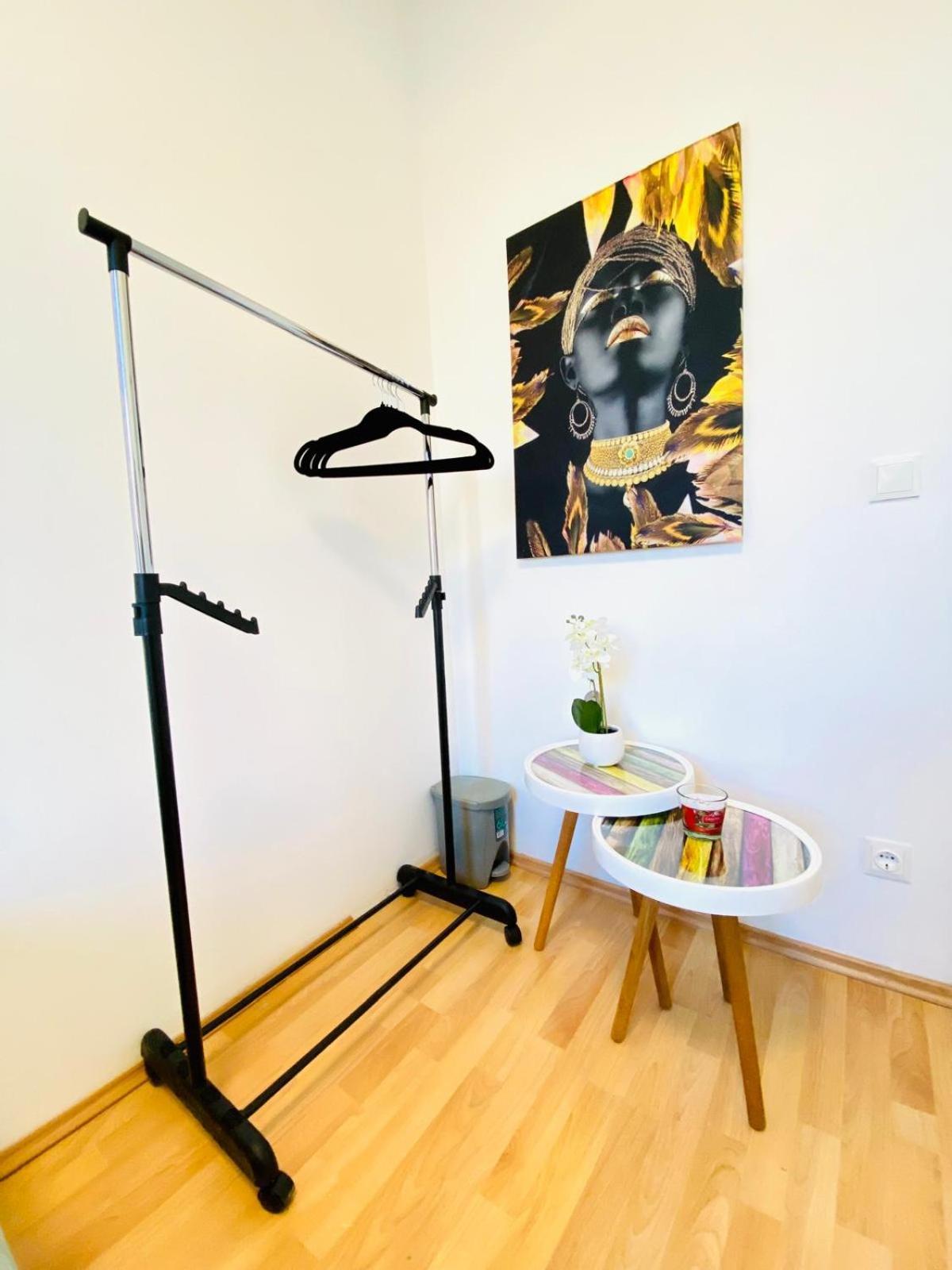Bright 5Br Shared Apartment W Great Transport Link Bécs Kültér fotó