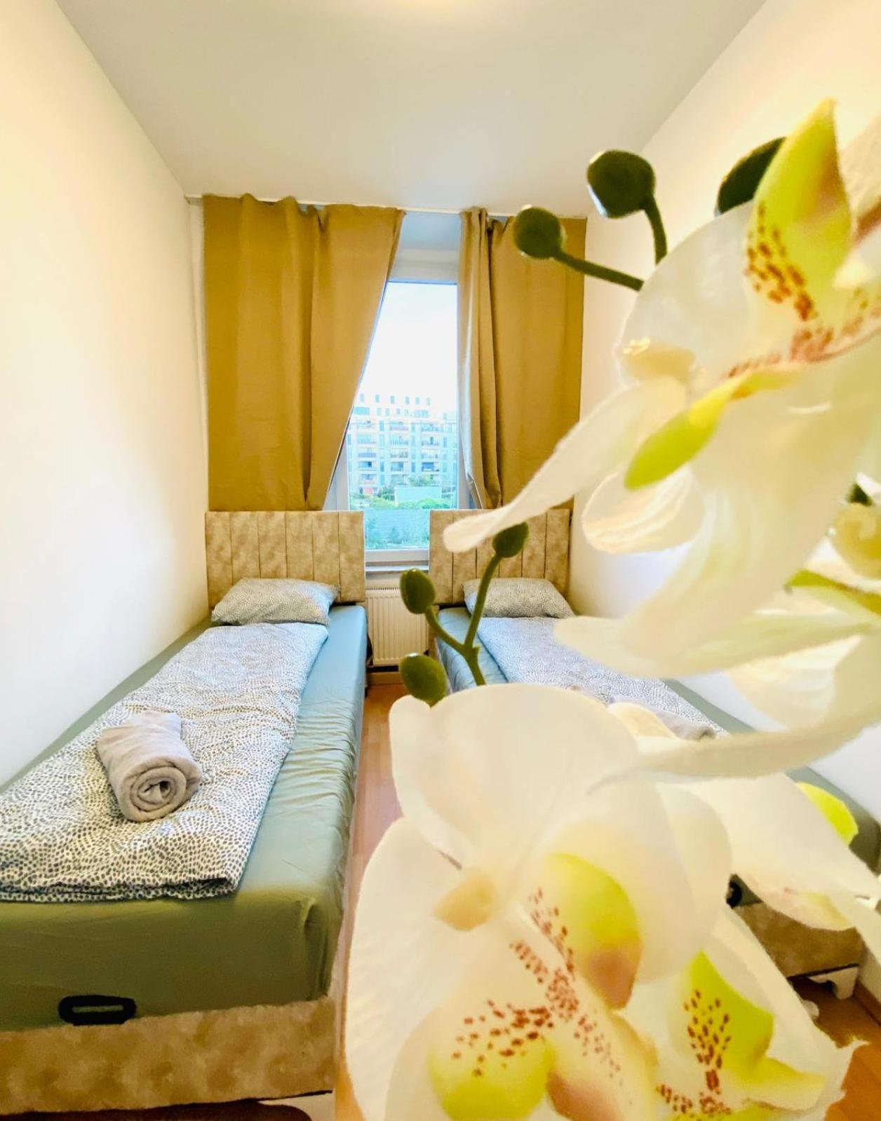Bright 5Br Shared Apartment W Great Transport Link Bécs Kültér fotó