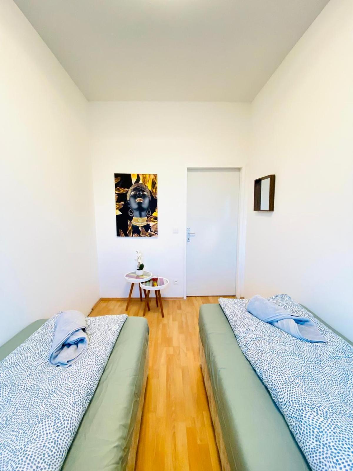 Bright 5Br Shared Apartment W Great Transport Link Bécs Kültér fotó