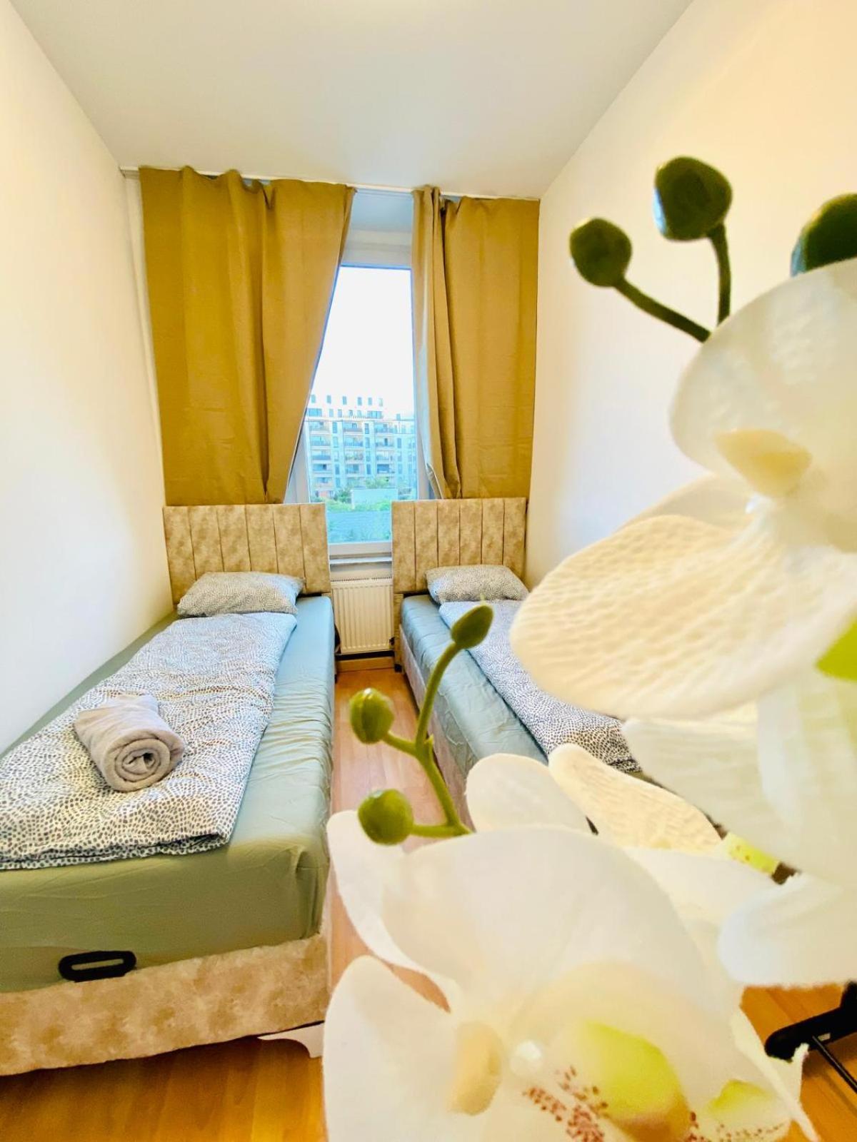 Bright 5Br Shared Apartment W Great Transport Link Bécs Kültér fotó
