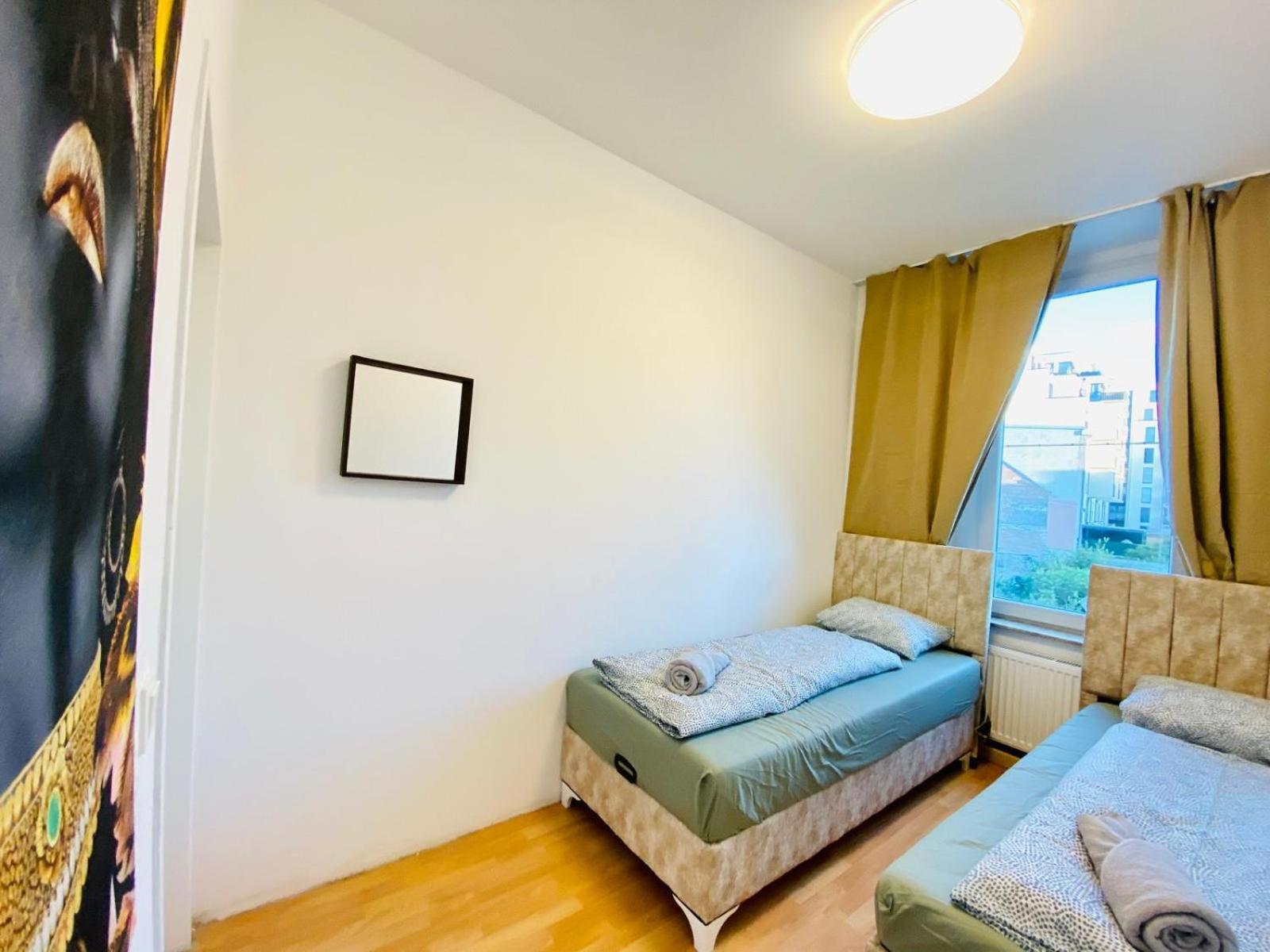 Bright 5Br Shared Apartment W Great Transport Link Bécs Kültér fotó