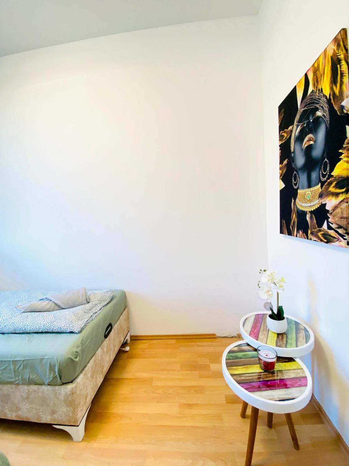 Bright 5Br Shared Apartment W Great Transport Link Bécs Kültér fotó