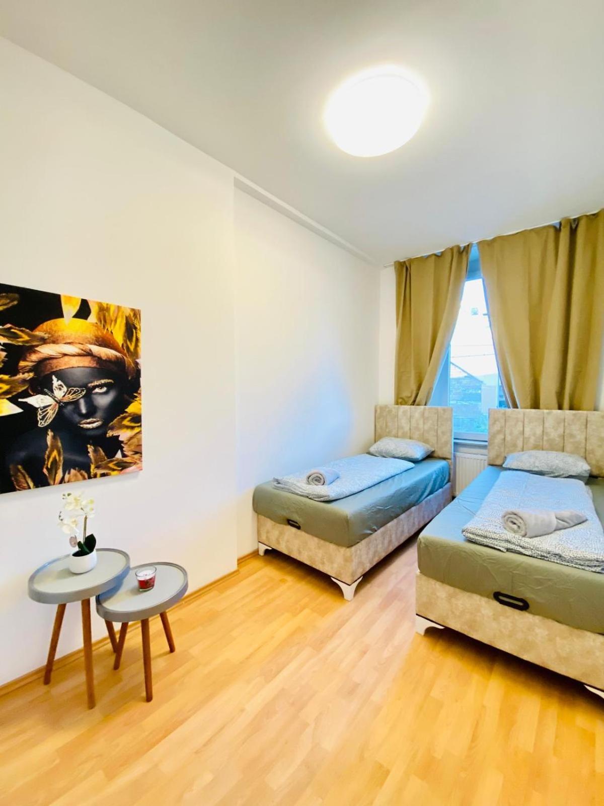 Bright 5Br Shared Apartment W Great Transport Link Bécs Kültér fotó